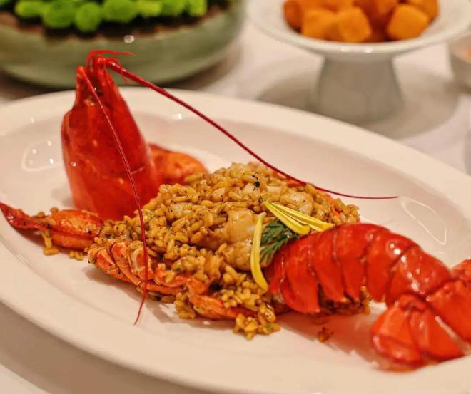 都说餐厅生意差,为何他们能年销500万+,接待超800万人? 都说餐厅生意差,为何他们能年销500万+,接待超800万人?