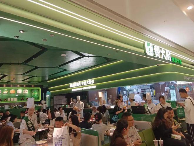 都说餐厅生意差,为何他们能年销500万+,接待超800万人? 都说餐厅生意差,为何他们能年销500万+,接待超800万人?