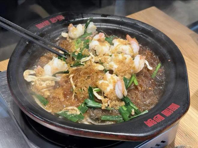 都说餐厅生意差,为何他们能年销500万+,接待超800万人? 都说餐厅生意差,为何他们能年销500万+,接待超800万人?