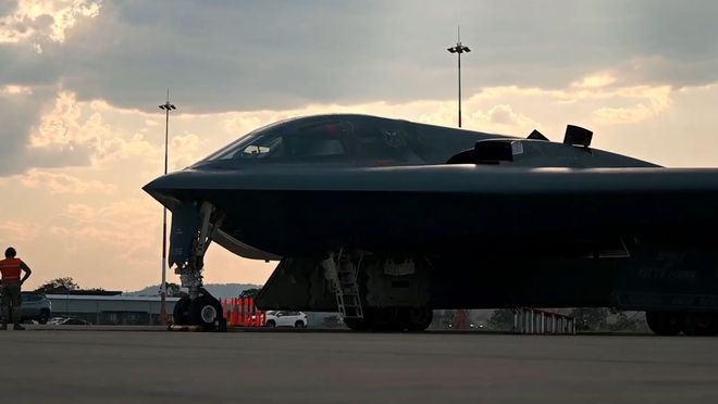 美军正式下场,特朗普遭以色列挖坑,还是没吸取帝国坟场的教训 美军正式下场,特朗普遭以色列挖坑,还是没吸取帝国坟场的教训