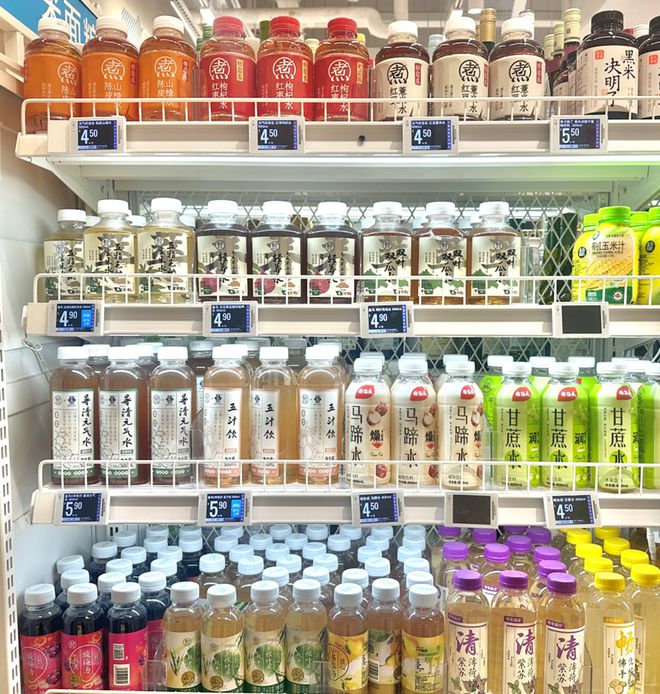 “一天8杯水”，变成百亿大生意