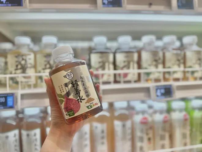 “一天8杯水”，变成百亿大生意