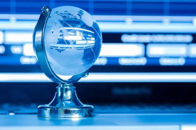 六小龙开抢大模型第一股