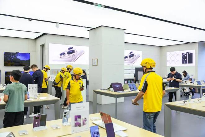 即时零售 “三国杀”:补贴是表象,生态才是未来 即时零售 “三国杀”:补贴是表象,生态才是未来