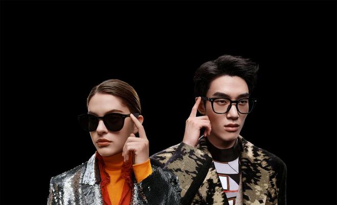 「百镜大战」打响,谁能赢下下一代AI入口之争? 「百镜大战」打响,谁能赢下下一代AI入口之争?