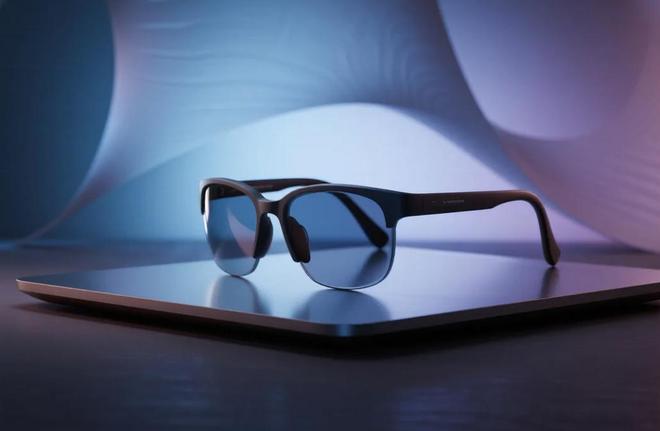 「百镜大战」打响,谁能赢下下一代AI入口之争? 「百镜大战」打响,谁能赢下下一代AI入口之争?