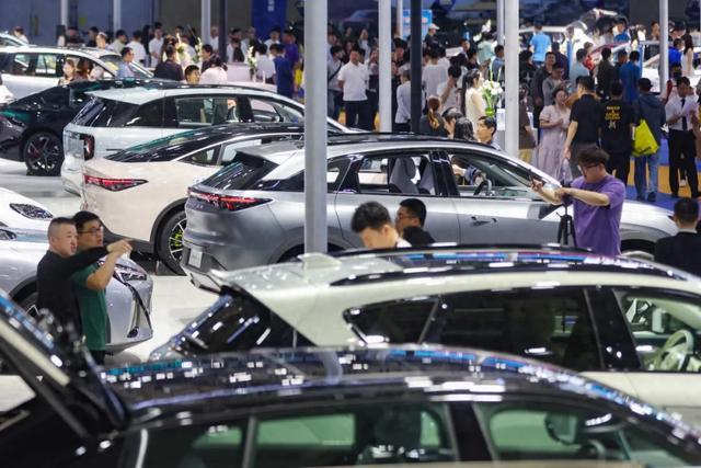 国家出手整治,汽车价格战能否“踩住刹车”? 国家出手整治,汽车价格战能否“踩住刹车”?