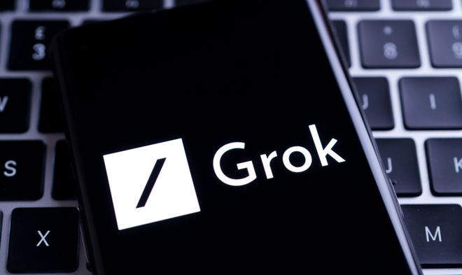 马斯克的30美元“AI女友”,是智商税吗? 马斯克的30美元“AI女友”,是智商税吗?