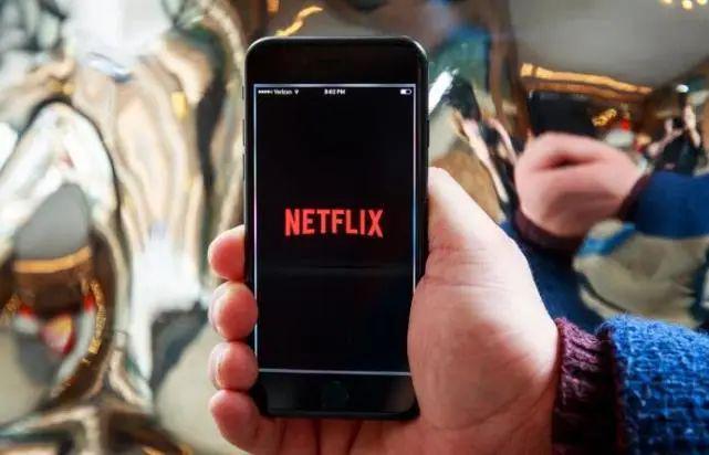 马斯克的30美元“AI女友”,是智商税吗? 马斯克的30美元“AI女友”,是智商税吗?