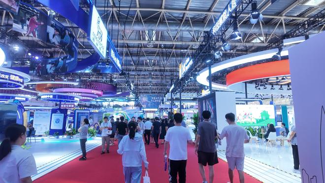 起搏导管、基因测序等“黑科技”亮相链博会！医药企集中展示AI医疗新进展