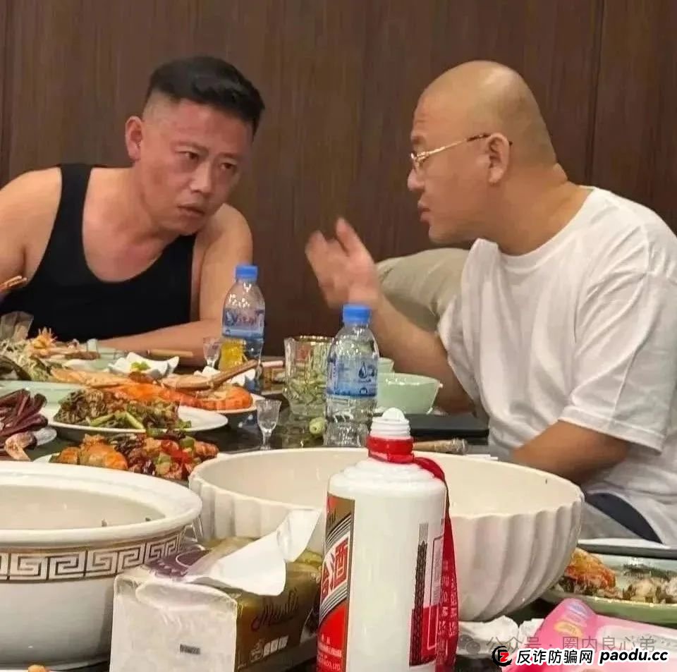 注意警惕,币圈蝗虫俞凌雄,老虎TigerAI披着羊皮的狼,模仿他Aifeex他亲爹。 注意警惕,币圈蝗虫俞凌雄,老虎TigerAI披着羊皮的狼,模仿他Aifeex他亲爹。