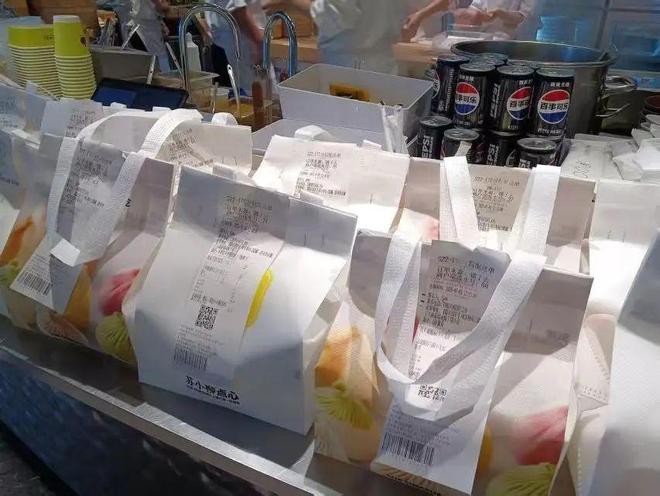 订单翻番、新客涨25%……餐饮人如何抓住这波“消费券”红利? 订单翻番、新客涨25%……餐饮人如何抓住这波“消费券”红利?