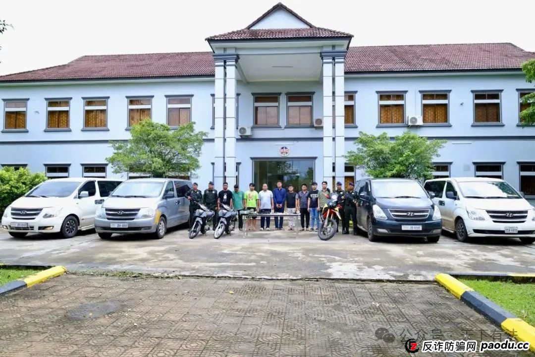 场面震撼!柬埔寨电诈园区上演集体大逃亡! 场面震撼!柬埔寨电诈园区上演集体大逃亡!