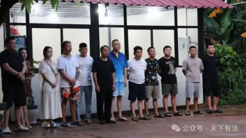 场面震撼!柬埔寨电诈园区上演集体大逃亡! 场面震撼!柬埔寨电诈园区上演集体大逃亡!