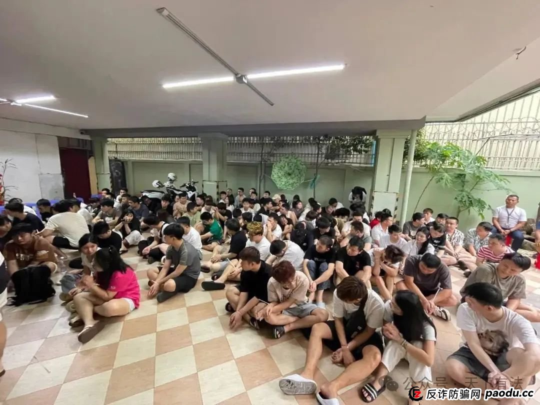 场面震撼!柬埔寨电诈园区上演集体大逃亡! 场面震撼!柬埔寨电诈园区上演集体大逃亡!