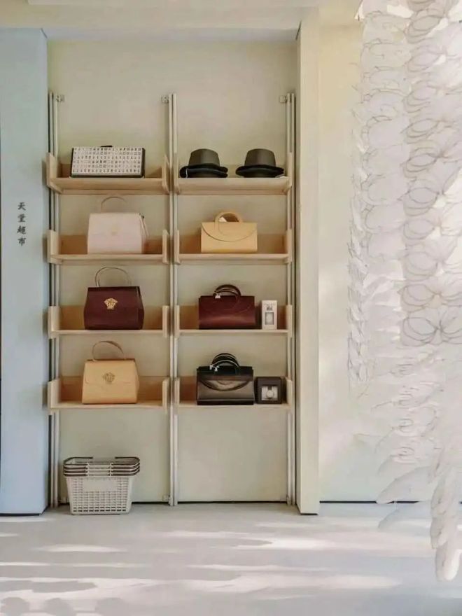 活久了都能碰上30多万的玛莎拉蒂,“跑车皇后也开始大降价清库存了?” 活久了都能碰上30多万的玛莎拉蒂,“跑车皇后也开始大降价清库存了?”