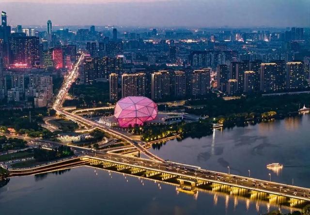 在东北经济「最强省」,看见中国AI的未来 在东北经济「最强省」,看见中国AI的未来