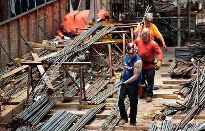 美国经济打鸡血!特朗普的大而美法案,如何影响中美竞争格局? 美国经济打鸡血!特朗普的大而美法案,如何影响中美竞争格局?