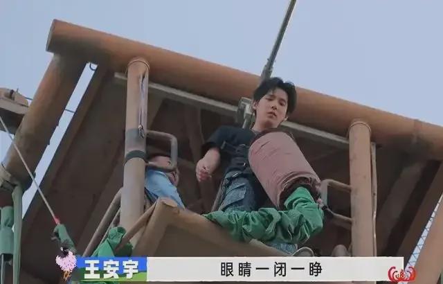 「窝囊旅游三件套」,拯救多少打工人? 「窝囊旅游三件套」,拯救多少打工人?