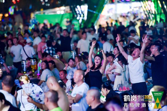 国潮味 足球热 好客情 品青岛啤酒节的多姿多彩 国潮味 足球热 好客情 品青岛啤酒节的多姿多彩