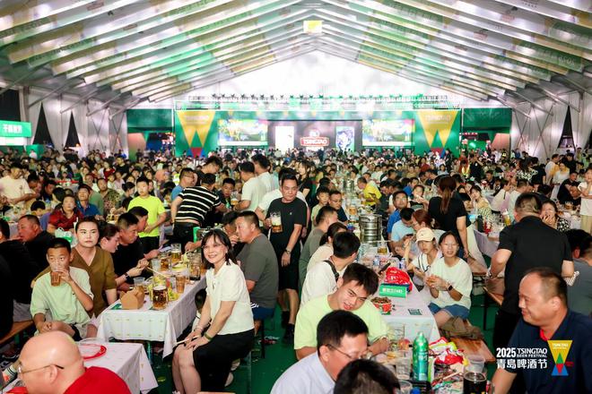 国潮味 足球热 好客情 品青岛啤酒节的多姿多彩 国潮味 足球热 好客情 品青岛啤酒节的多姿多彩