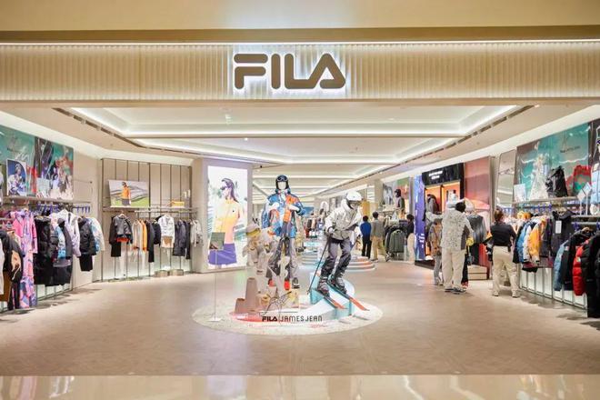 收“鸟”伏“狼”，安踏不止于中国耐克