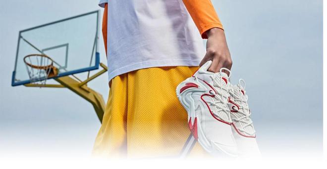 收“鸟”伏“狼”，安踏不止于中国耐克