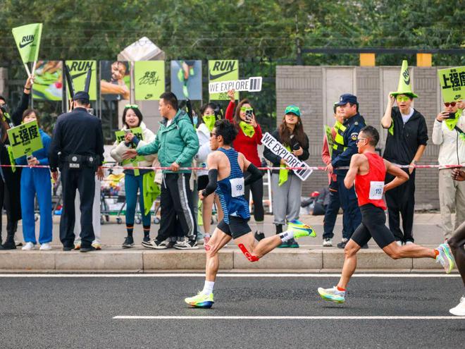 耐克中国,一年少卖70个亿 耐克中国,一年少卖70个亿