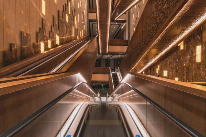 「窝囊旅游三件套」,拯救多少打工人? 「窝囊旅游三件套」,拯救多少打工人?