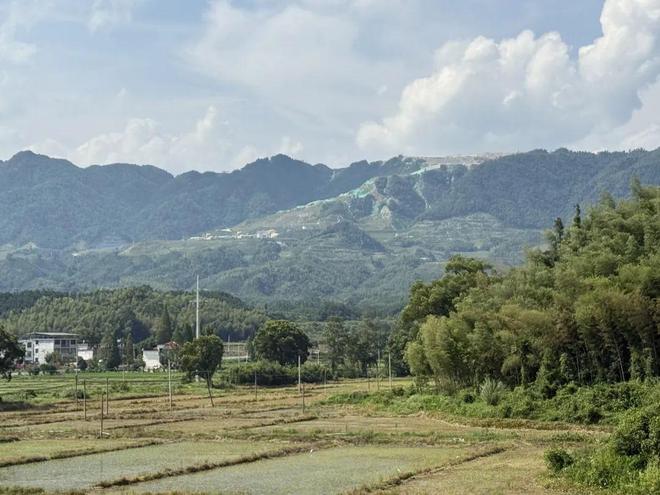 【实探】宁德时代宜春锂云母矿准时停产,有人深夜上山蹲守! 【实探】宁德时代宜春锂云母矿准时停产,有人深夜上山蹲守!