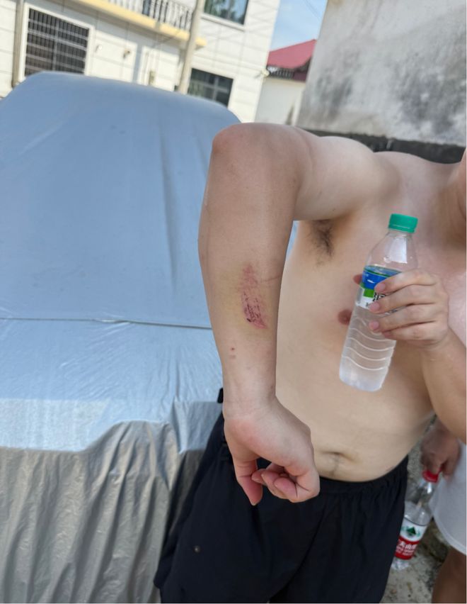 【实探】宁德时代宜春锂云母矿准时停产,有人深夜上山蹲守! 【实探】宁德时代宜春锂云母矿准时停产,有人深夜上山蹲守!