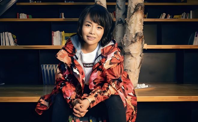 “顶风”下调定增发行价，咋解“影子实控人”疑云？丨正经深度