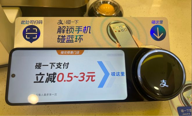 喜欢结婚的沪上潮人可以在夜店领证了，上海黄浦民政局推出夜间结婚体验项目