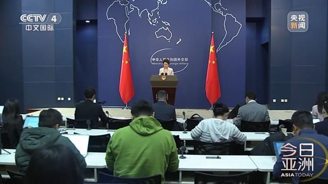 日本股债汇遭“三杀”！高市“玩火”谁买单？