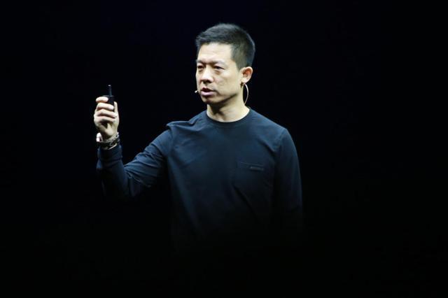 贾跃亭IP公司开设店铺，一件夹克定价799元，客服：不确定贾跃亭是否会直播带货