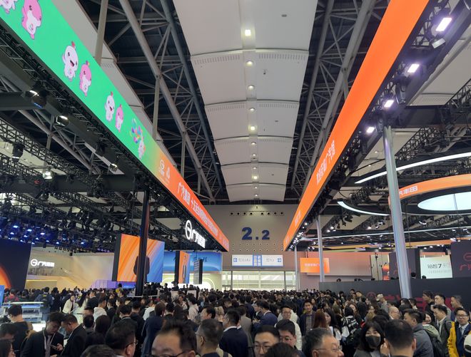 劳斯莱斯等顶级豪车退群，海外品牌自救！这届广州车展还有哪些趋势？