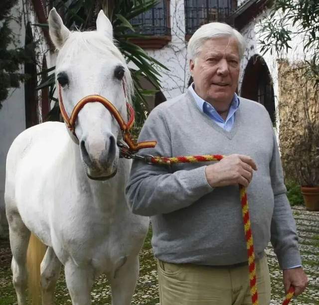 爱马仕继承人千亿家底被掏空：一场长达20年的“养猪局”