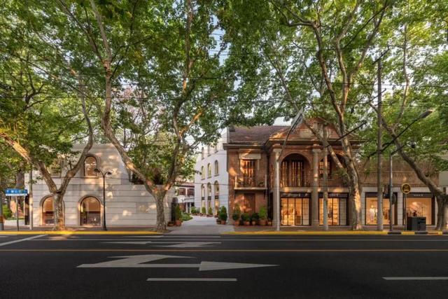 年入35亿元,“北上广职场精英”,带火一匹黑马 年入35亿元,“北上广职场精英”,带火一匹黑马