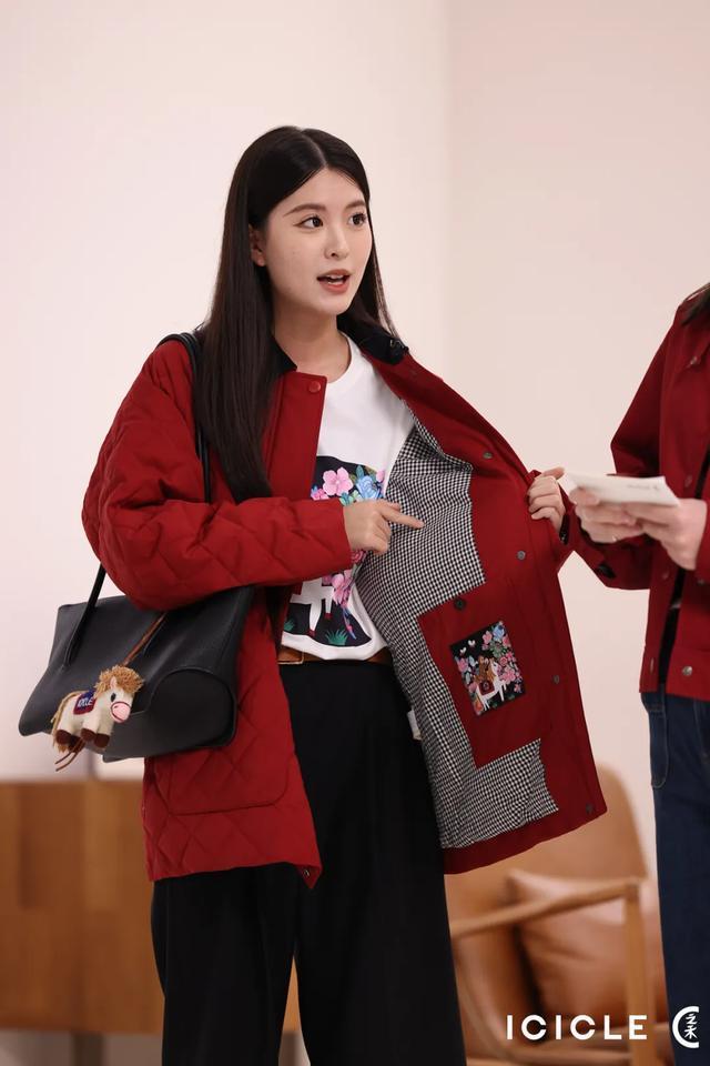 年入35亿元,“北上广职场精英”,带火一匹黑马 年入35亿元,“北上广职场精英”,带火一匹黑马