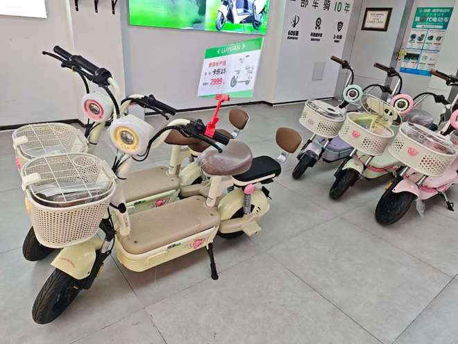 电动自行车新国标落地120小时！“0公里二手车”横生，律师：是恶意规避监管