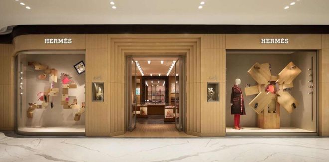 爱马仕继承人被“男管家”掏空：一场持续25年的“杀熟”骗局