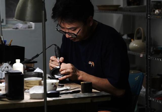 我在景德镇修复15000个“心碎”，订单多到接不完