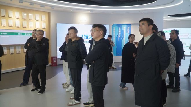 寻找下一条增长曲线：全国财经自媒体调研四川未来产业