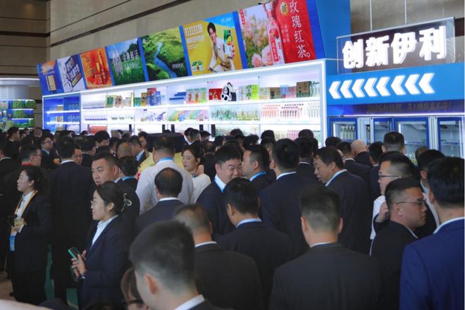 伊利经销商大会：用新品矩阵重构液态奶的价值坐标