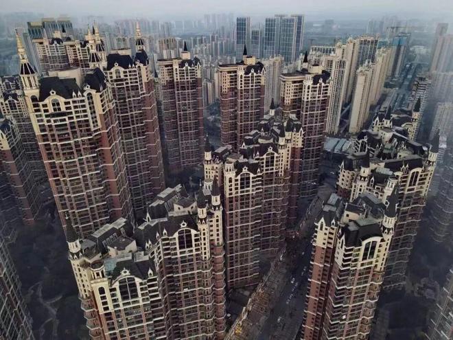 丽江旅拍协会因“不实避雷贴”起诉小红书，“避雷都快代替种草变成新的流量密码了”