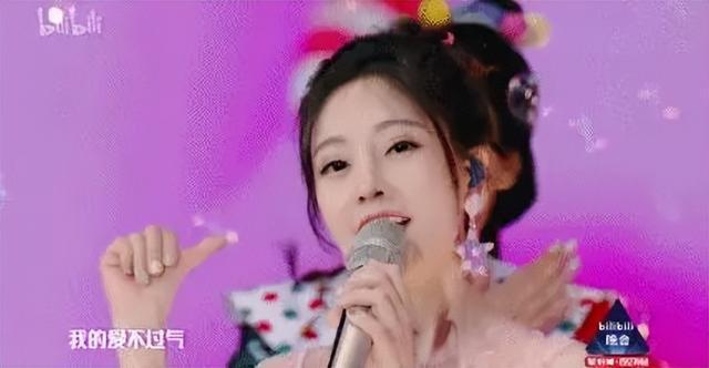 从“一姐”变身“团长”,3000万网红鼻祖,割舍不下直播经济 从“一姐”变身“团长”,3000万网红鼻祖,割舍不下直播经济