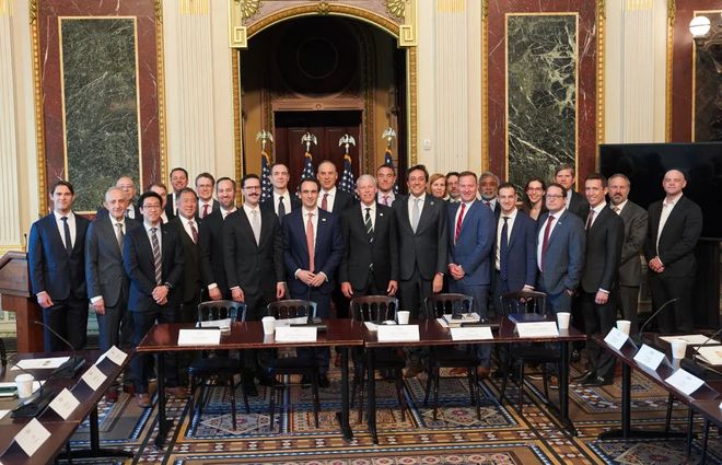 美国“创世纪”决战打响！24巨头签下“卖身契”，中国如何应对？