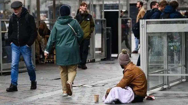 不抢不是法兰西！京东巴黎仓库深夜遭盗抢，法国到底有多乱？