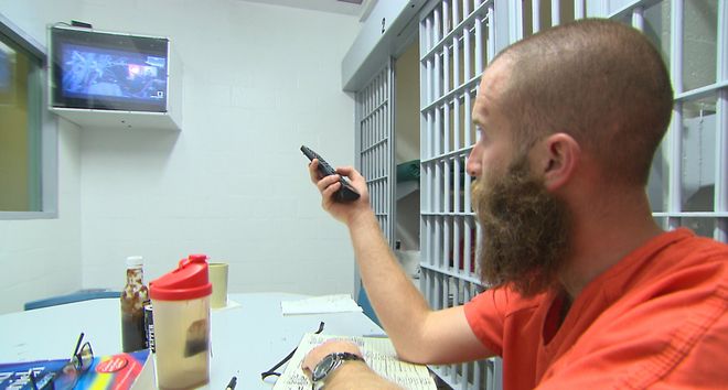 不抢不是法兰西！京东巴黎仓库深夜遭盗抢，法国到底有多乱？