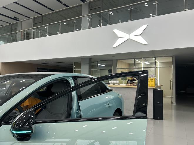 告别“越卖越亏”！2025造车新势力格局分化：有的单季狂赚7亿元，有的由盈转亏